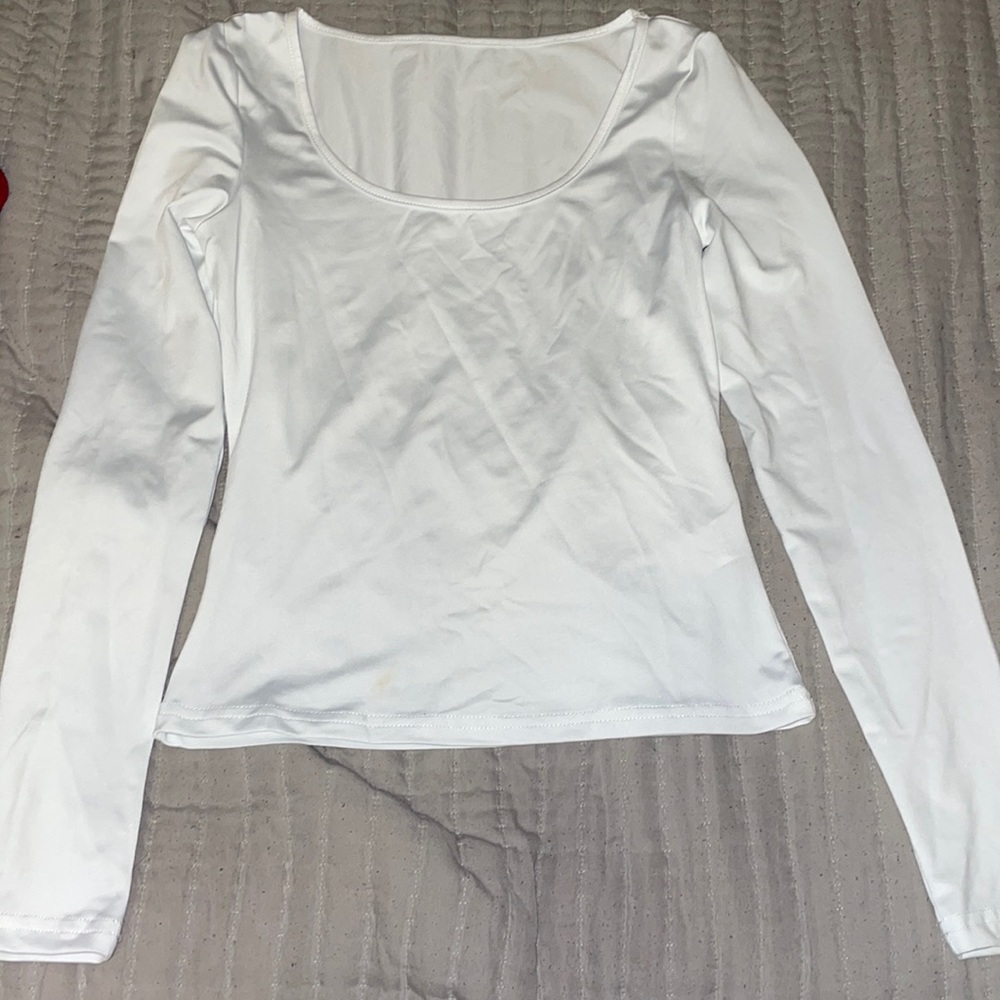 White women’s shirt size small